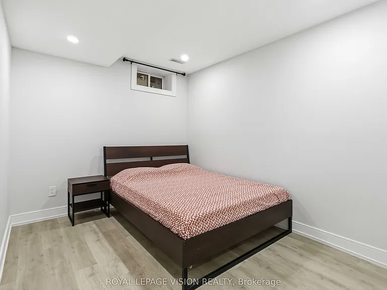 77 Thomas St #LOWER — Photo 18