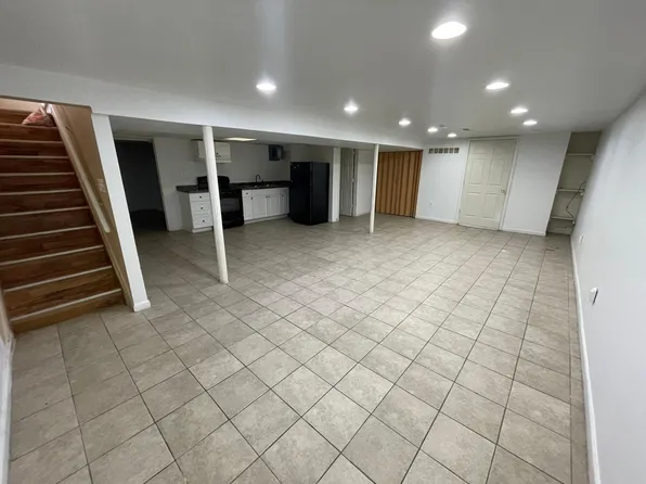 32528 Wexford Dr, Warren, MI 48092