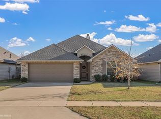 4011 False River Dr, Bossier City, LA 71111