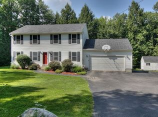 35 Walnut Hill Rd, Goffstown, NH 03045