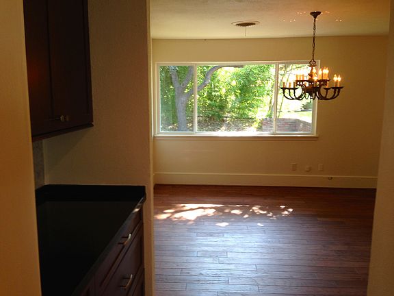 Butlers Pantry & Dinning Rm