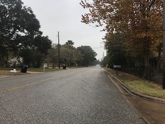 5th image of 1805 East Ave