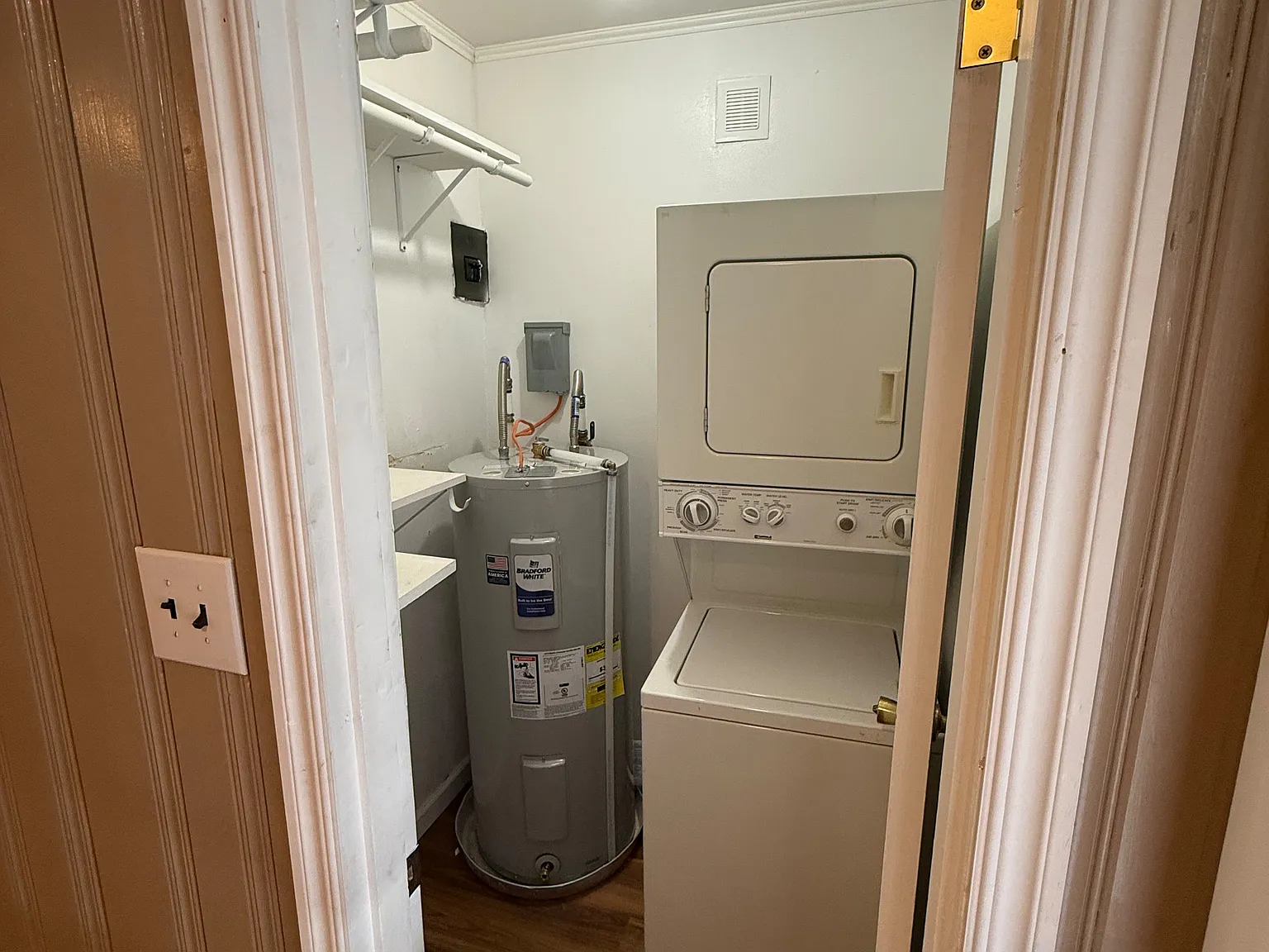 1 bed, 800 sqft, $1,300 — Photo 3