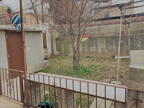 3rd image of 2661 30th St APT 3L