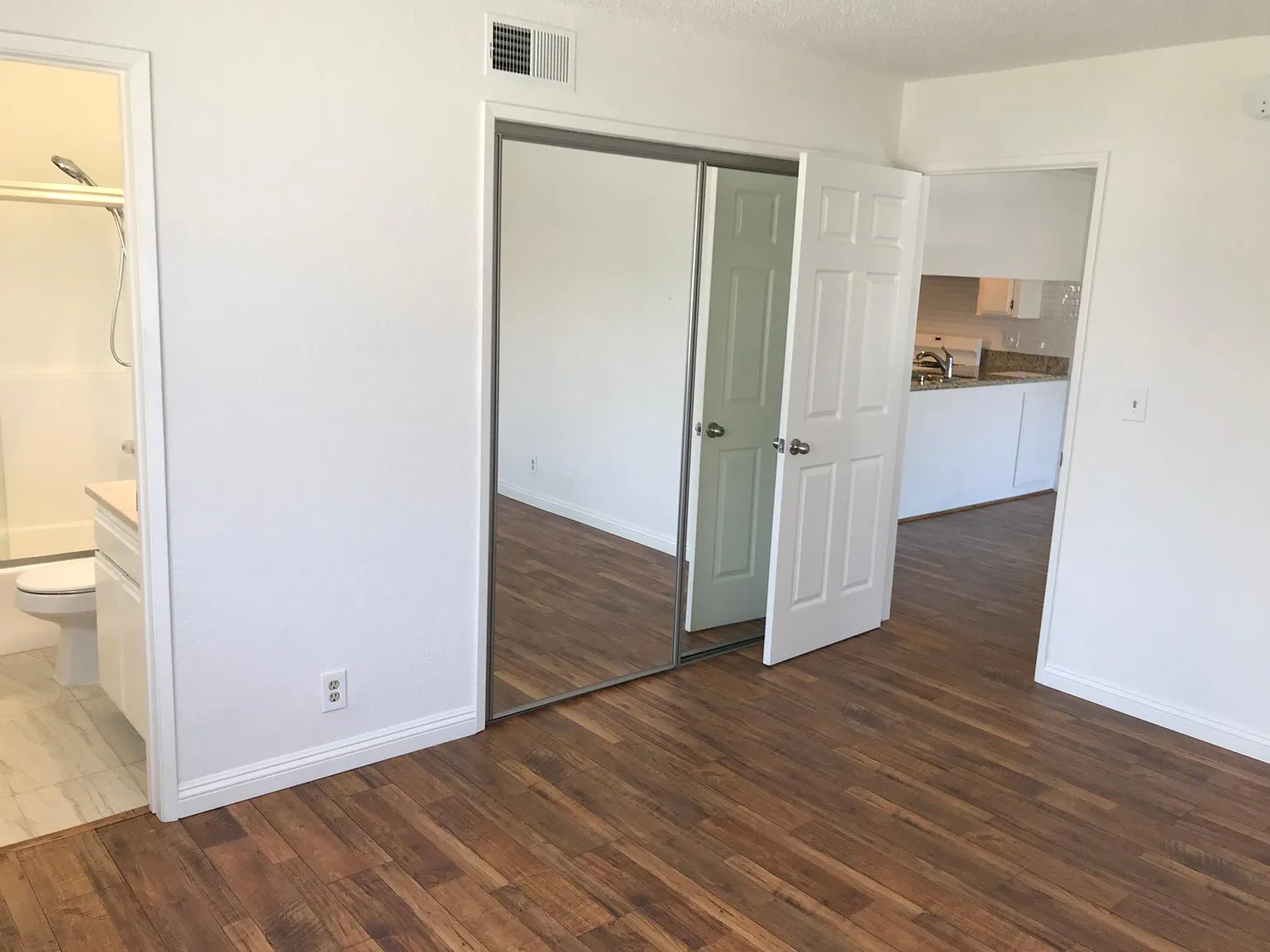 2 bed, 850 sqft, $2,480 — Photo 4