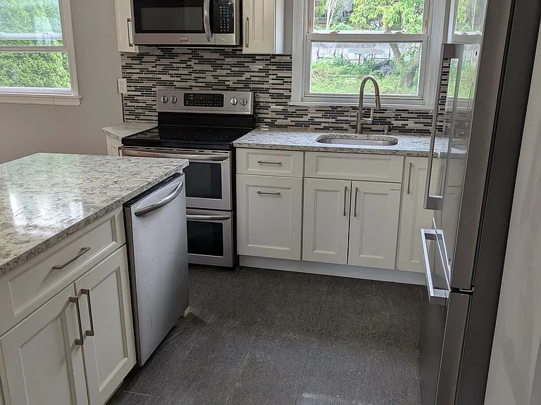 162 Bennett Ave #1 — Photo 2