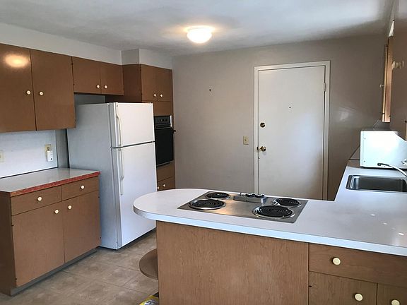 105 Shadow Ln-kitchen