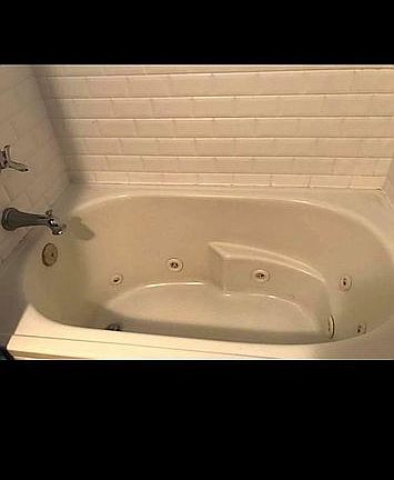 Jetted soaking tub.