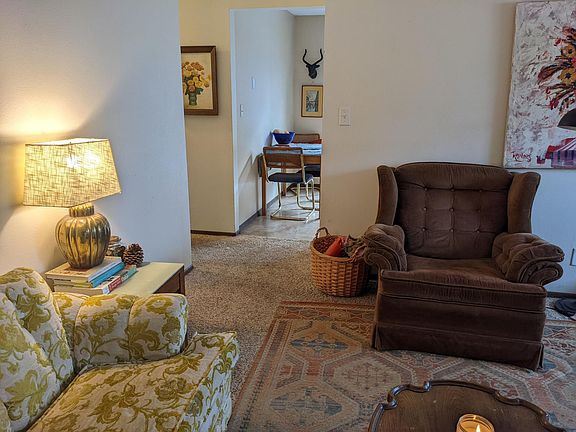 3rd image of 708 Garnet Dr