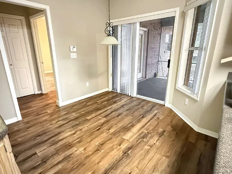 404 Buxton Way — Photo 6