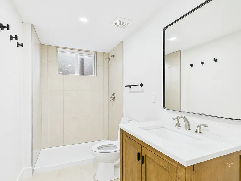 2849 Coloma St #B — Photo 11