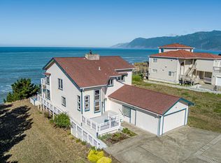 161 Wave Dr, Whitethorn, CA 95589
