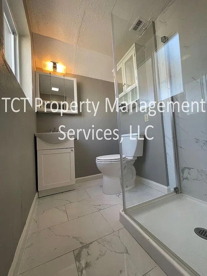 4 bed, 2.0 bath, 1555 sqft, $2,595 — Photo 4
