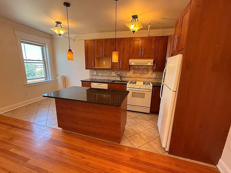 98 Washington St #29 — Photo 1