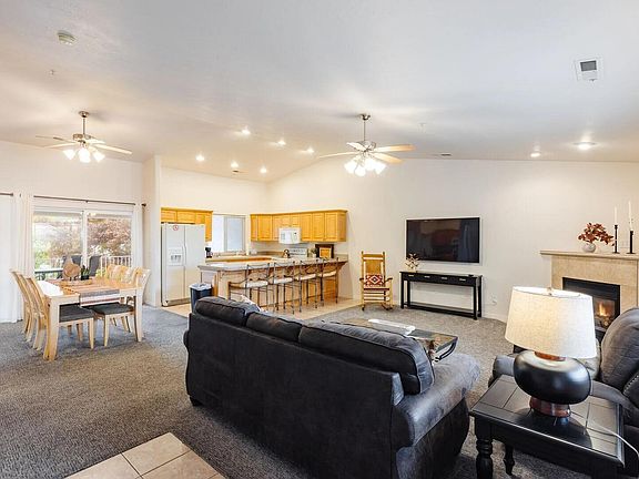 2nd image of 1845 W Canyon View Dr APT 1017