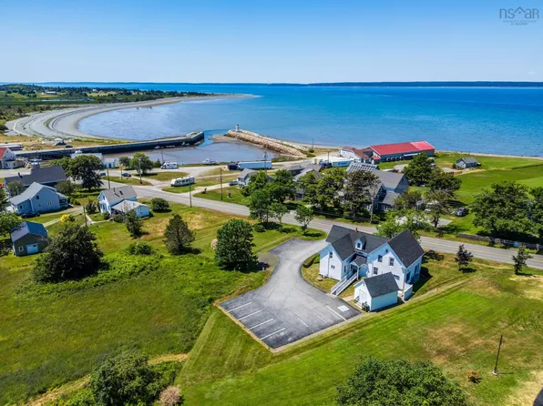 3300 Highway 1, Belliveaus Cove, NS B0W 1M0