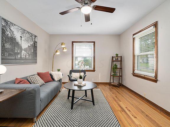 3rd image of 304 Rosslyn Ave