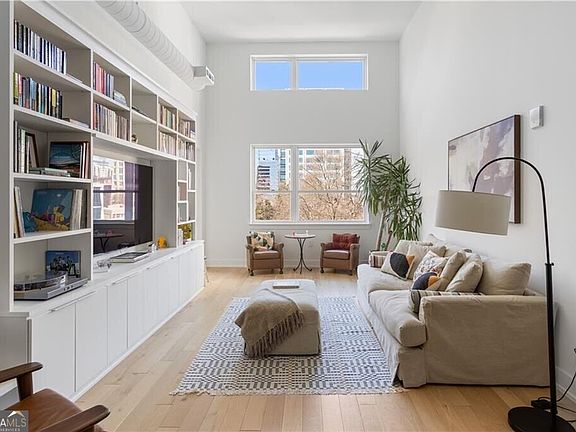 3rd image of 775 Juniper St NE #617