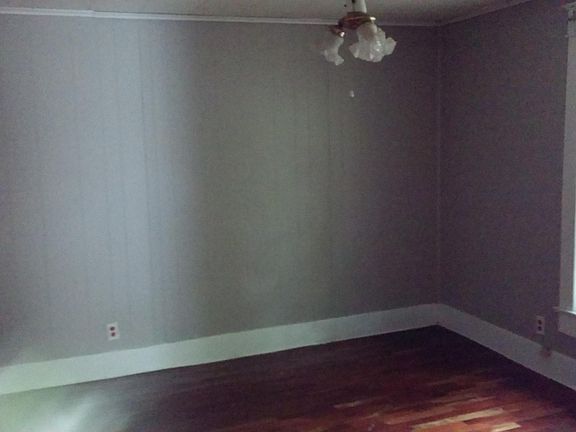 3rd image of 229 S Lowry St