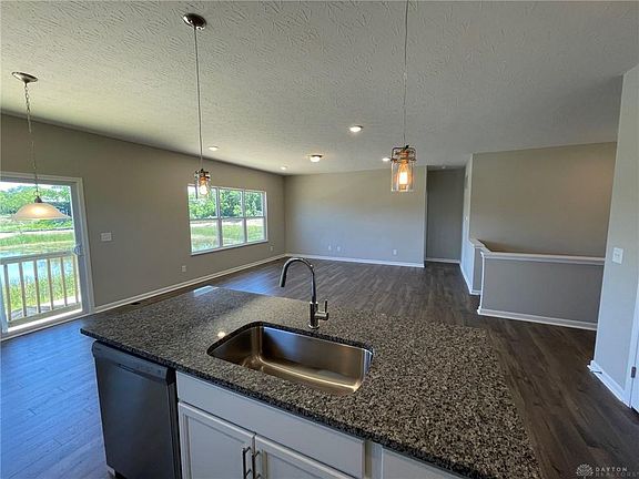 4th image of 138 Hanford Ln