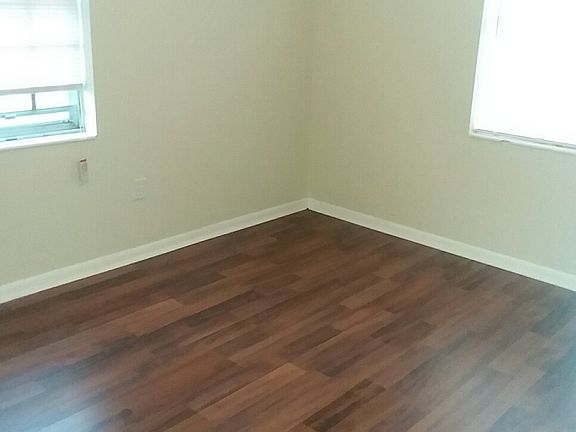 4th image of 125 Holmes Blvd