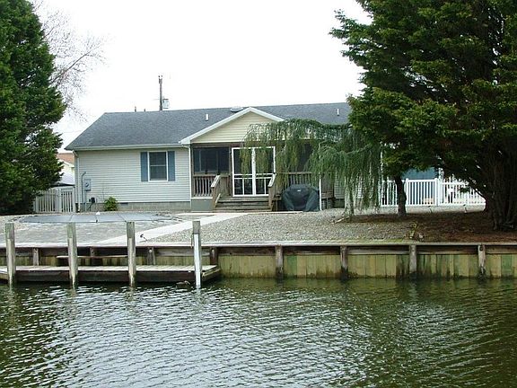 3rd image of 38332 Walnut Ln
