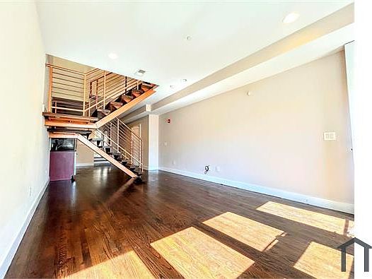 3rd image of 1538 Ogden St APT 2B