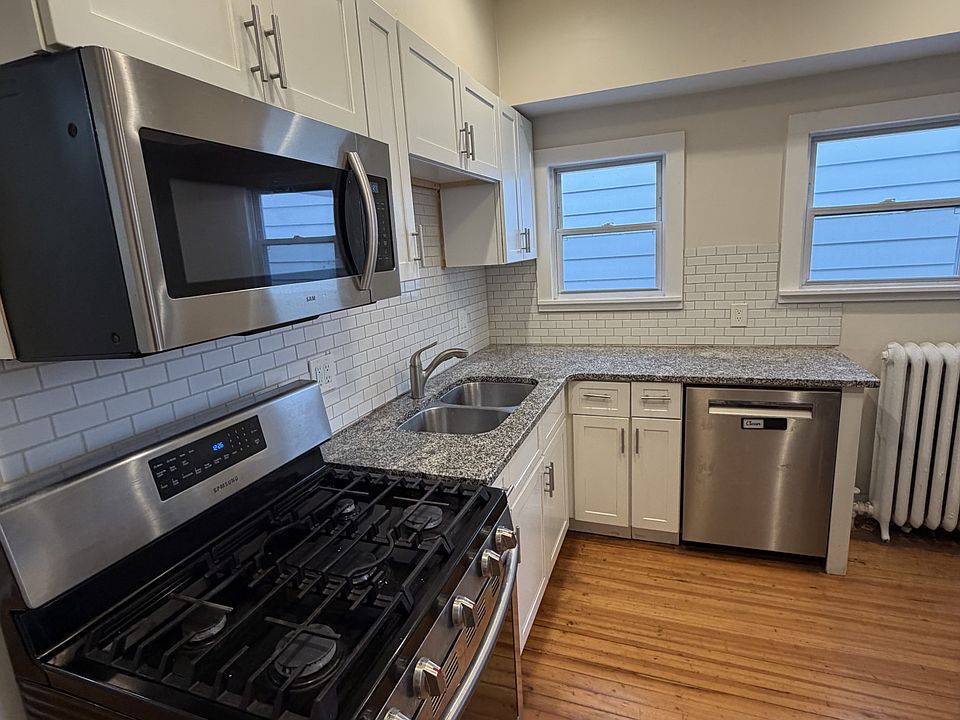 1st image of 327 Ontario St #2