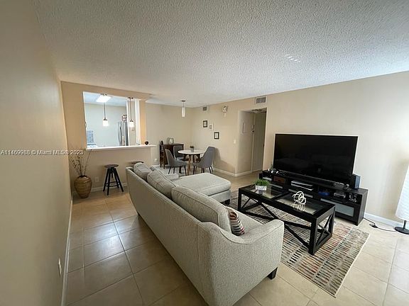 5th image of 3586 N University Dr #U-6