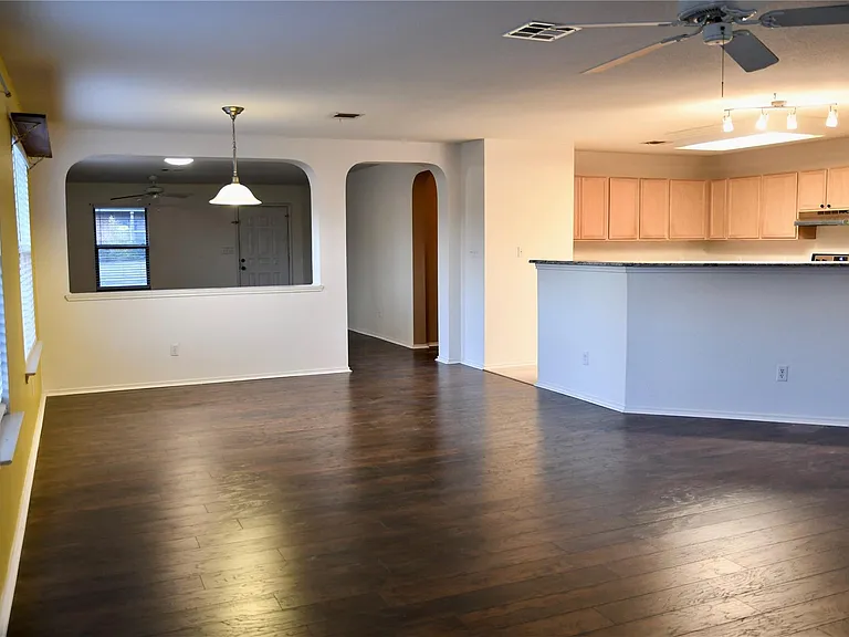 317 Leanne Dr — Photo 9