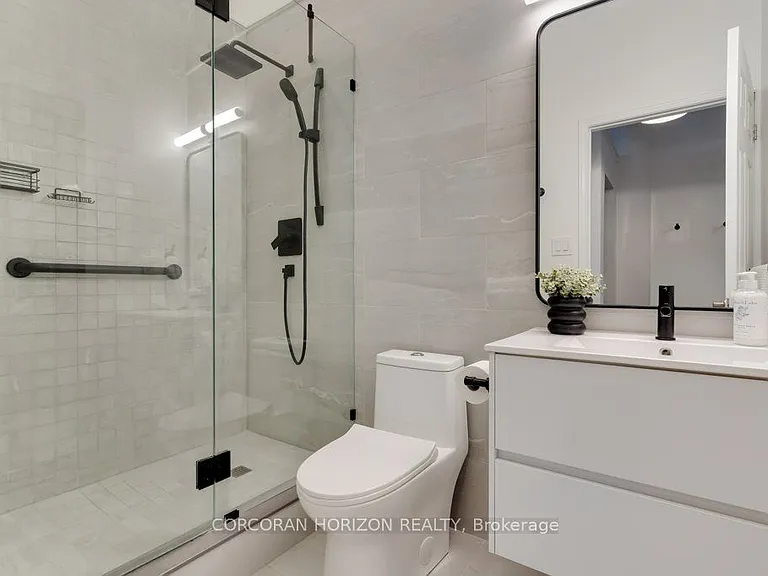 276 King St W #209 — Photo 10