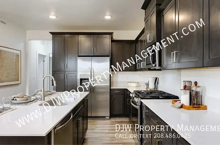 1727 N Truman Ave — Photo 5