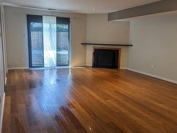4th image of 421 W School House Ln Unit 21
