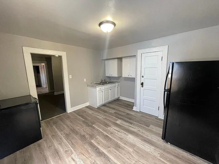 939 N Ewing St — Photo 11