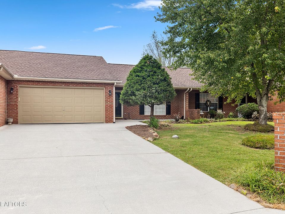 1st image of 837 Saint Andrews Way