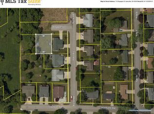 712 Mayapple Dr, Janesville, WI 53545