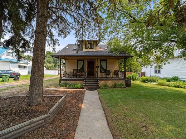 4833 W 54th St, Camrose, AB T4V 2A3