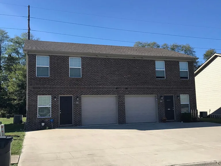 820 Melanie Ln — Photo 1