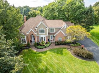 59 Vineyard Hl, Fairport, NY 14450