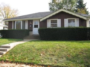 7227 W Acacia St, Milwaukee, WI 53223