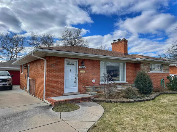 22424 Barton St, Saint Clair Shores, MI 48081