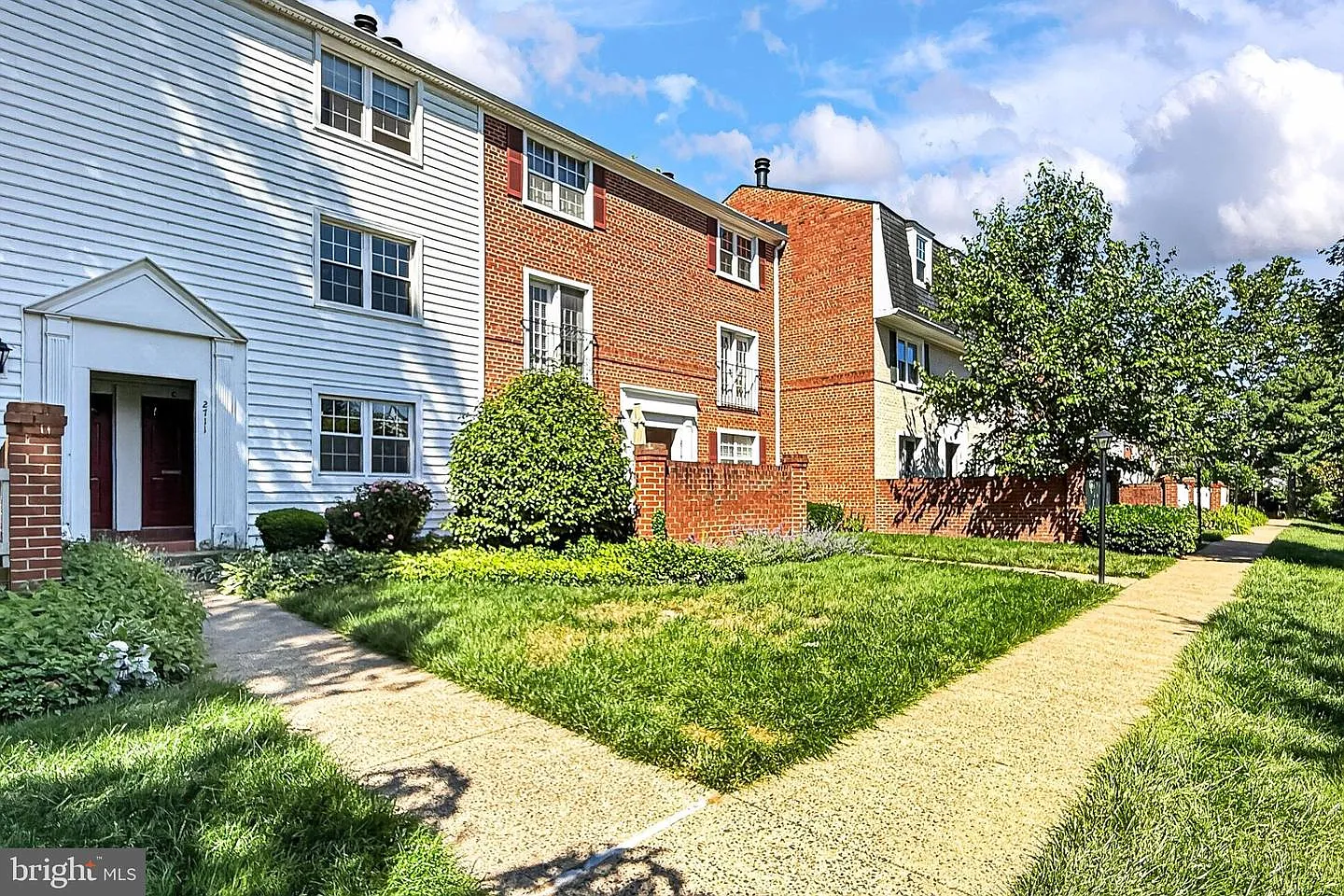 2 bed, 1.0 bath, 810 sqft, $2,400 — Photo 4