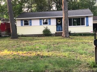 1480 Sunbury Ave, Norton Shores, MI