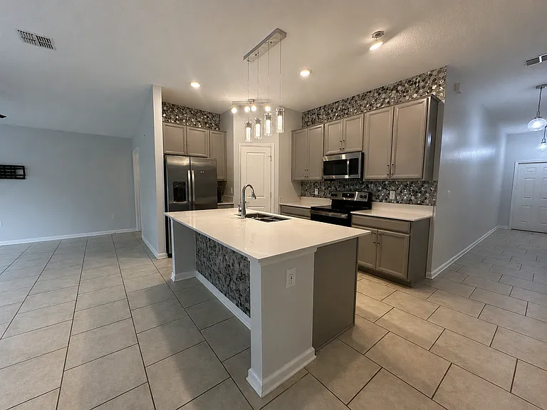 216 Pershing St — Photo 19