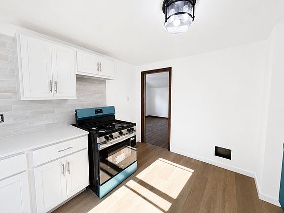 3rd image of 135 Kimberly Ave Floor 2