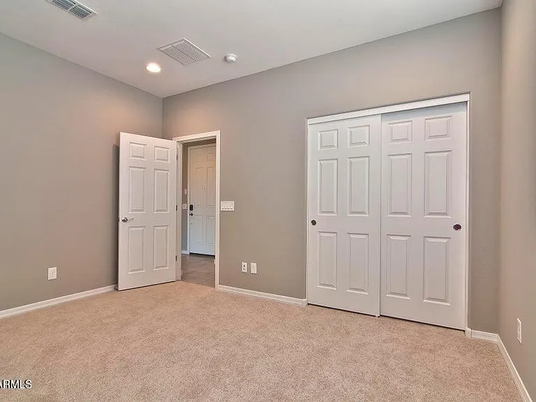 6303 S 24th Pl — Photo 25