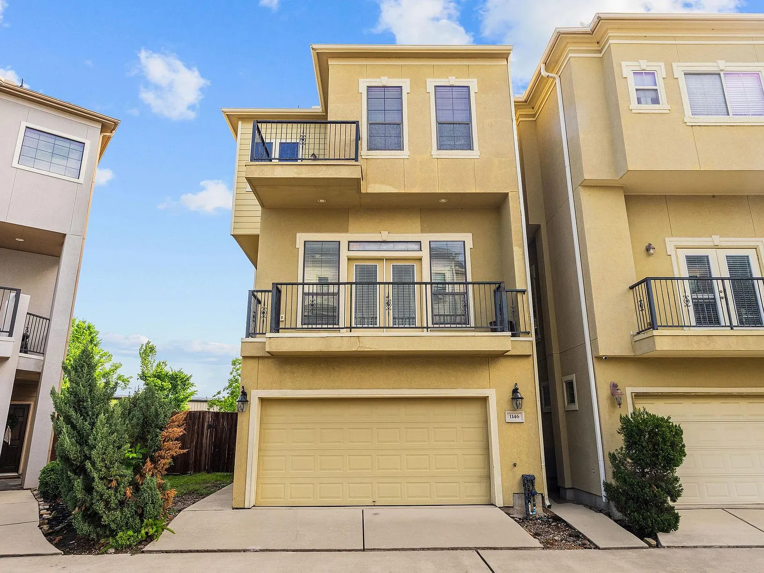 3 bed, 3.5 bath, 2086 sqft, $3,100 — Photo 3