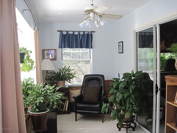 4th image of 9 Norwich Drive #A