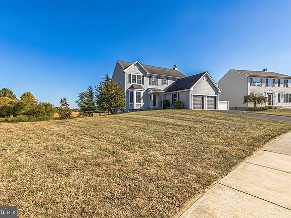 4th image of 41 Mailly Dr