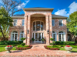 301 Geneseo Rd, Terrell Hills, TX 78209